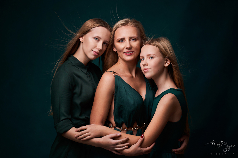 WAAACH5BAEAAAAALAAAAAABAAEAAAICRAEAOw==