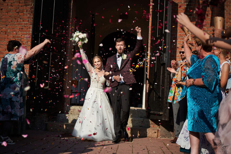 WAAACH5BAEAAAAALAAAAAABAAEAAAICRAEAOw==