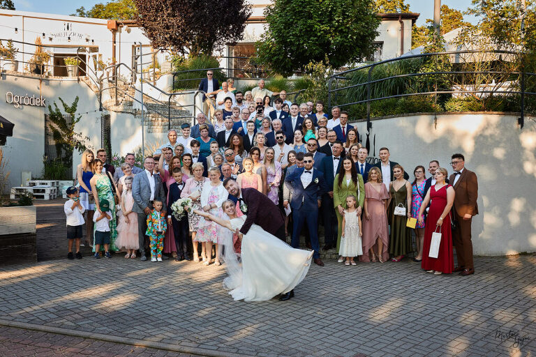 WAAACH5BAEAAAAALAAAAAABAAEAAAICRAEAOw==