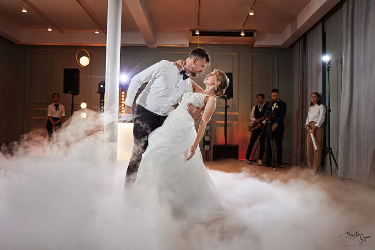 WAAACH5BAEAAAAALAAAAAABAAEAAAICRAEAOw==