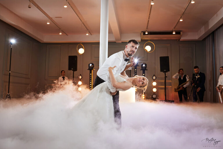 WAAACH5BAEAAAAALAAAAAABAAEAAAICRAEAOw==