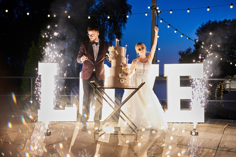 WAAACH5BAEAAAAALAAAAAABAAEAAAICRAEAOw==