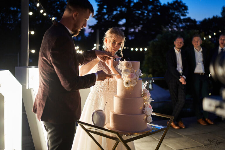 WAAACH5BAEAAAAALAAAAAABAAEAAAICRAEAOw==