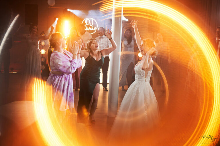 WAAACH5BAEAAAAALAAAAAABAAEAAAICRAEAOw==