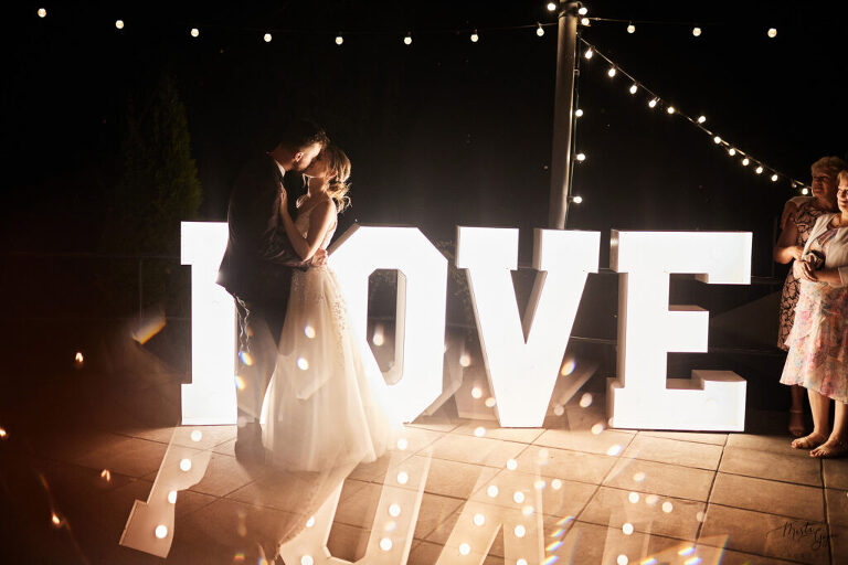 WAAACH5BAEAAAAALAAAAAABAAEAAAICRAEAOw==