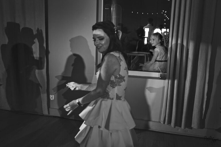 WAAACH5BAEAAAAALAAAAAABAAEAAAICRAEAOw==