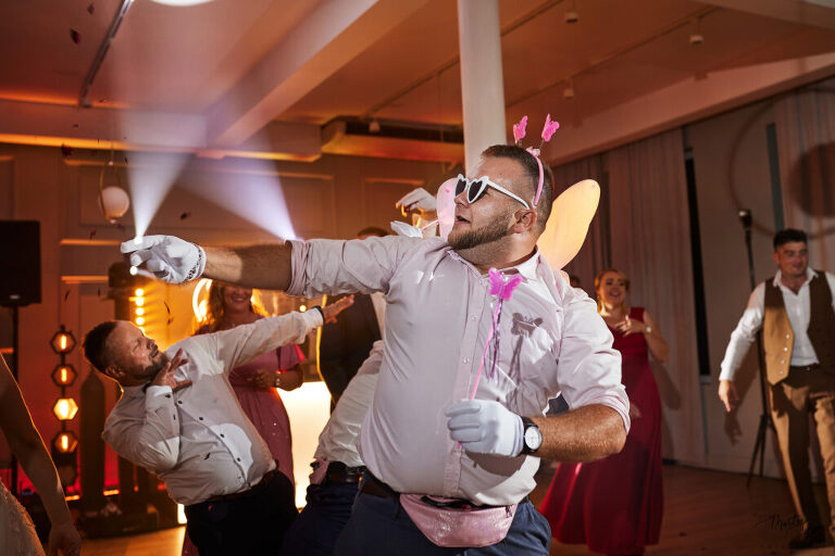 WAAACH5BAEAAAAALAAAAAABAAEAAAICRAEAOw==