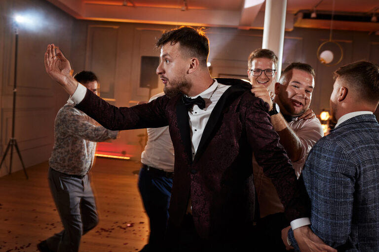 WAAACH5BAEAAAAALAAAAAABAAEAAAICRAEAOw==