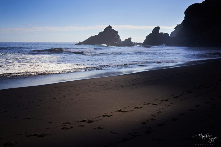 WAAACH5BAEAAAAALAAAAAABAAEAAAICRAEAOw==