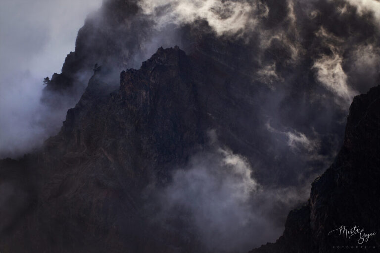 WAAACH5BAEAAAAALAAAAAABAAEAAAICRAEAOw==