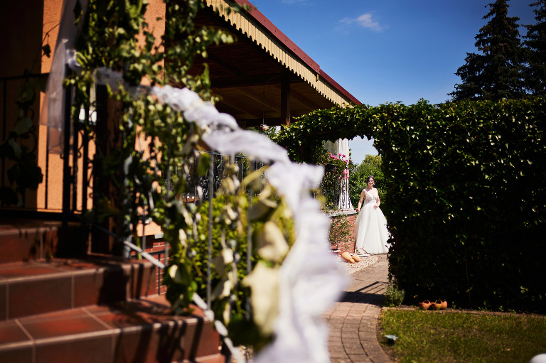 WAAACH5BAEAAAAALAAAAAABAAEAAAICRAEAOw==