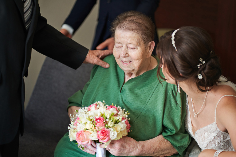 WAAACH5BAEAAAAALAAAAAABAAEAAAICRAEAOw==