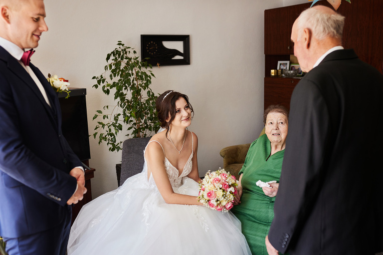 WAAACH5BAEAAAAALAAAAAABAAEAAAICRAEAOw==