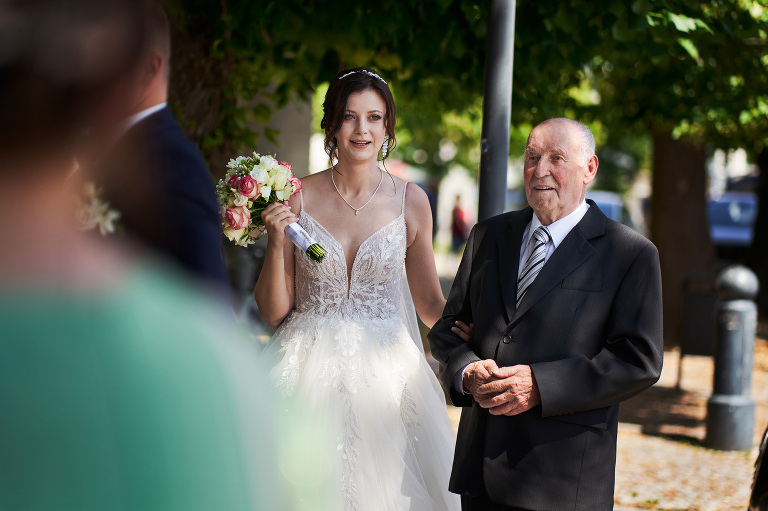 WAAACH5BAEAAAAALAAAAAABAAEAAAICRAEAOw==