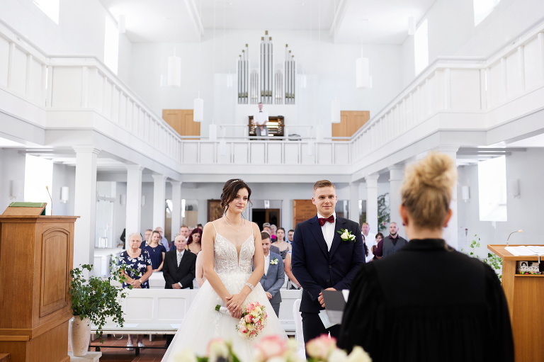 WAAACH5BAEAAAAALAAAAAABAAEAAAICRAEAOw==