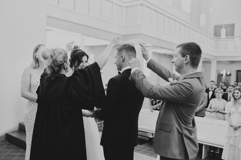 WAAACH5BAEAAAAALAAAAAABAAEAAAICRAEAOw==