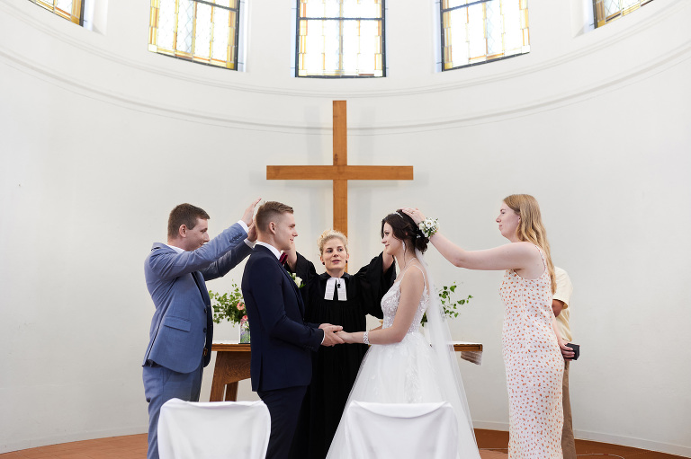 WAAACH5BAEAAAAALAAAAAABAAEAAAICRAEAOw==