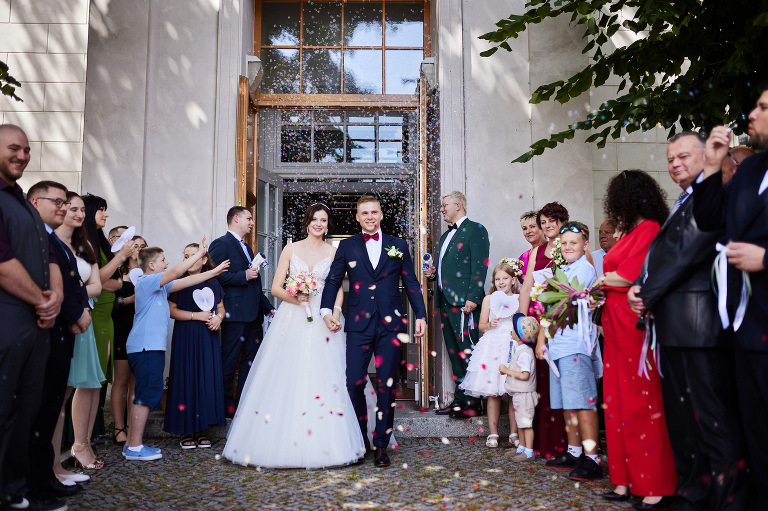 WAAACH5BAEAAAAALAAAAAABAAEAAAICRAEAOw==