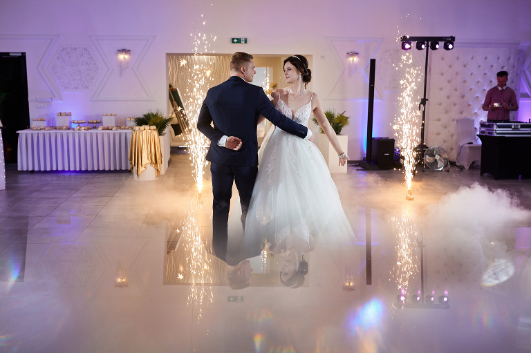 WAAACH5BAEAAAAALAAAAAABAAEAAAICRAEAOw==