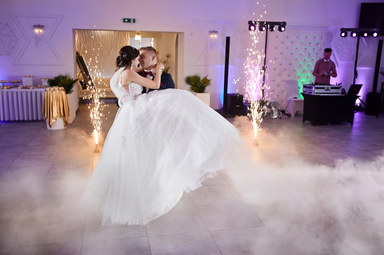 WAAACH5BAEAAAAALAAAAAABAAEAAAICRAEAOw==