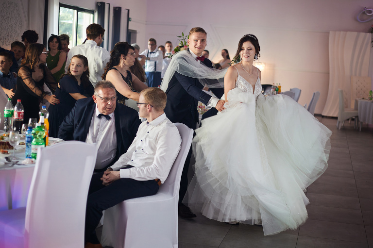 WAAACH5BAEAAAAALAAAAAABAAEAAAICRAEAOw==