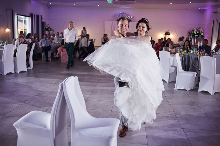 WAAACH5BAEAAAAALAAAAAABAAEAAAICRAEAOw==