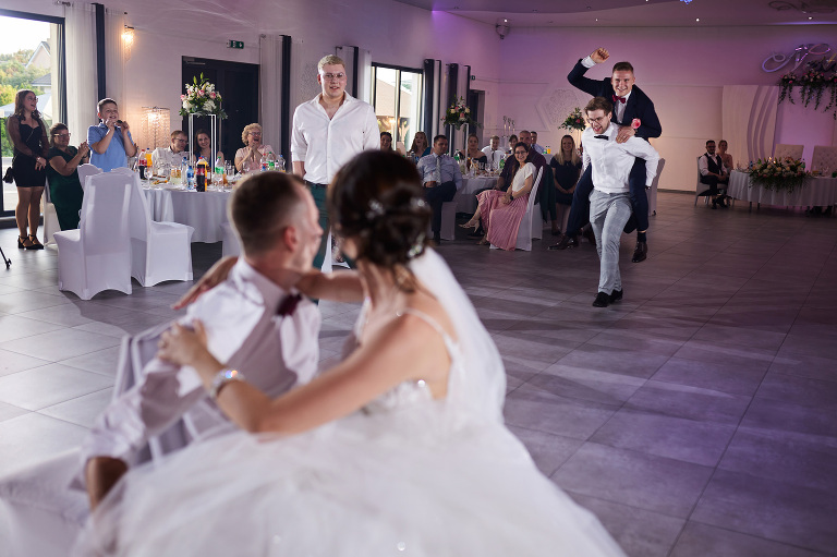 WAAACH5BAEAAAAALAAAAAABAAEAAAICRAEAOw==