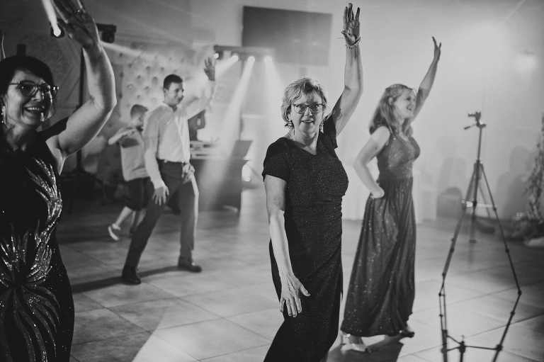 WAAACH5BAEAAAAALAAAAAABAAEAAAICRAEAOw==