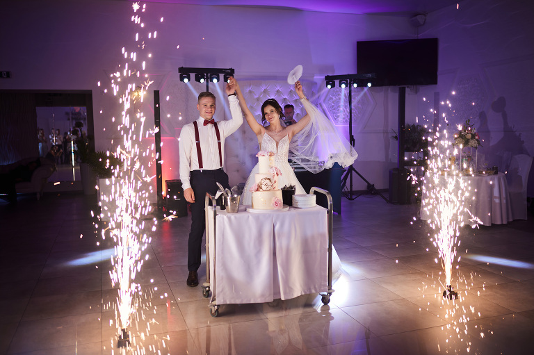 WAAACH5BAEAAAAALAAAAAABAAEAAAICRAEAOw==