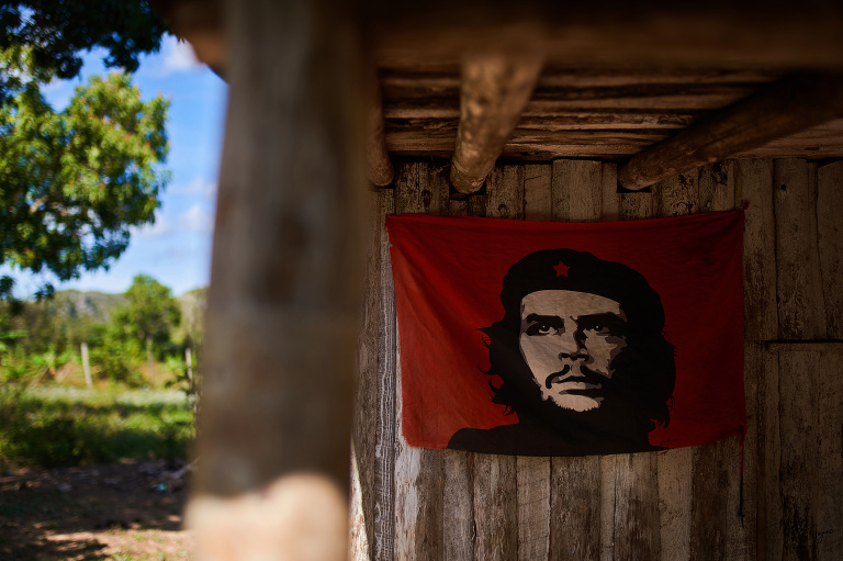 WAAACH5BAEAAAAALAAAAAABAAEAAAICRAEAOw==