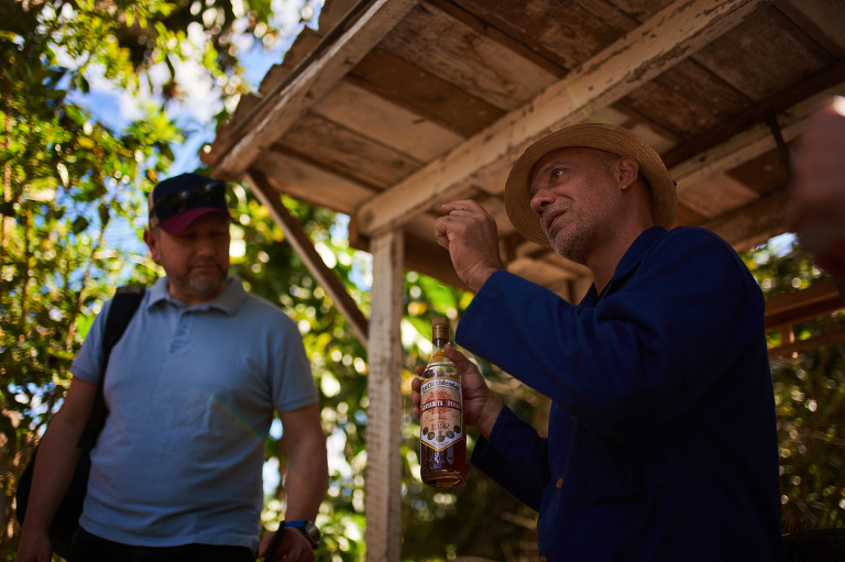 WAAACH5BAEAAAAALAAAAAABAAEAAAICRAEAOw==