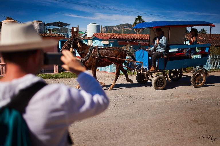 WAAACH5BAEAAAAALAAAAAABAAEAAAICRAEAOw==