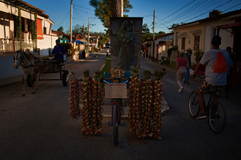 WAAACH5BAEAAAAALAAAAAABAAEAAAICRAEAOw==