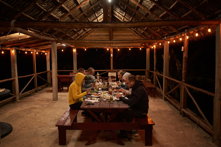 WAAACH5BAEAAAAALAAAAAABAAEAAAICRAEAOw==