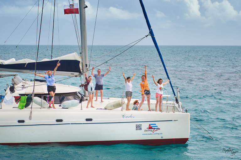 WAAACH5BAEAAAAALAAAAAABAAEAAAICRAEAOw==