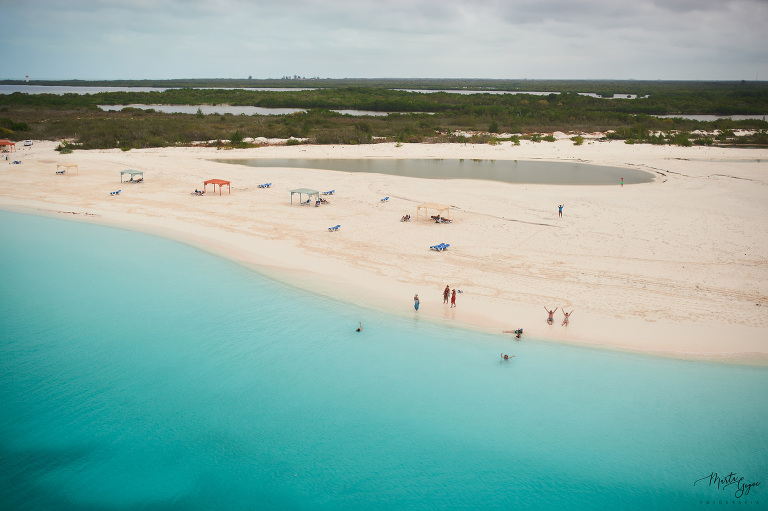 WAAACH5BAEAAAAALAAAAAABAAEAAAICRAEAOw==