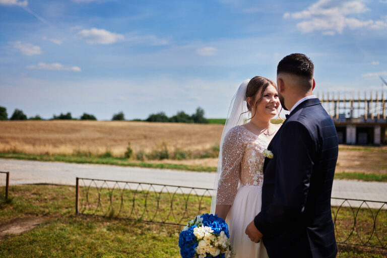 WAAACH5BAEAAAAALAAAAAABAAEAAAICRAEAOw==