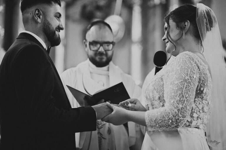 WAAACH5BAEAAAAALAAAAAABAAEAAAICRAEAOw==