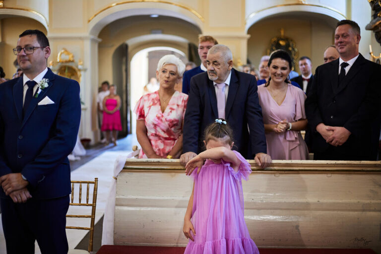 WAAACH5BAEAAAAALAAAAAABAAEAAAICRAEAOw==