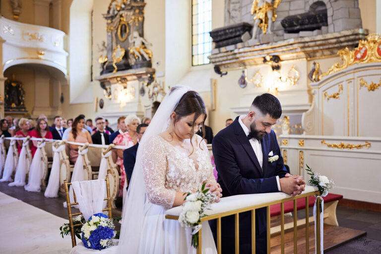 WAAACH5BAEAAAAALAAAAAABAAEAAAICRAEAOw==