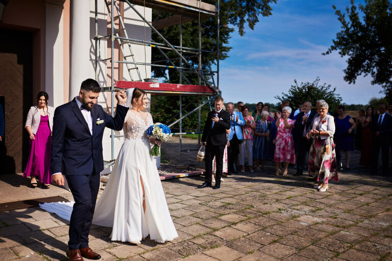 WAAACH5BAEAAAAALAAAAAABAAEAAAICRAEAOw==