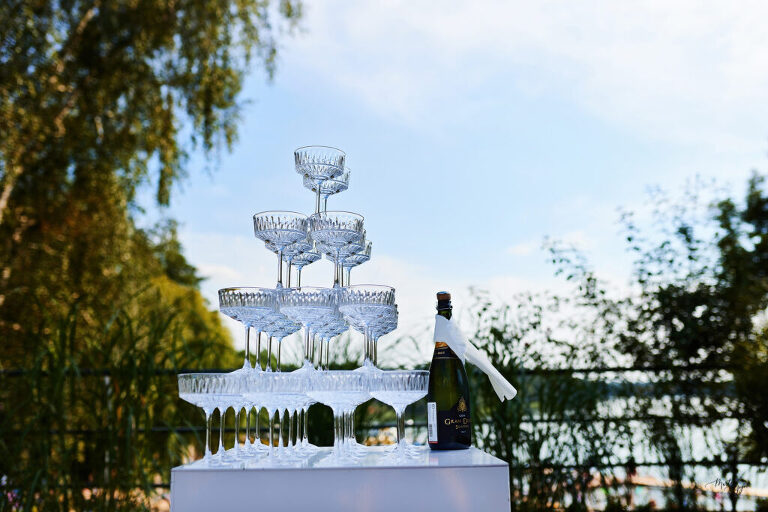 WAAACH5BAEAAAAALAAAAAABAAEAAAICRAEAOw==