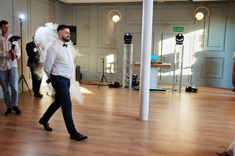 WAAACH5BAEAAAAALAAAAAABAAEAAAICRAEAOw==