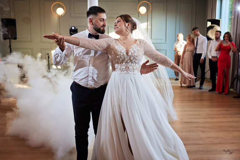 WAAACH5BAEAAAAALAAAAAABAAEAAAICRAEAOw==