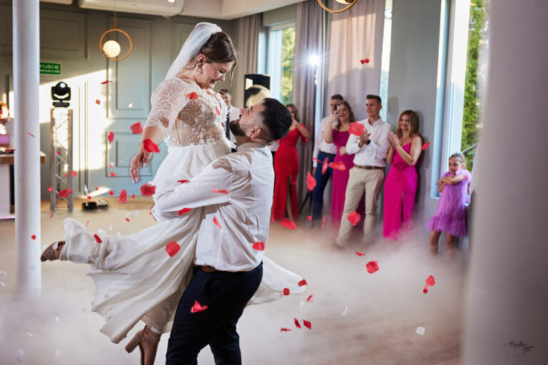 WAAACH5BAEAAAAALAAAAAABAAEAAAICRAEAOw==