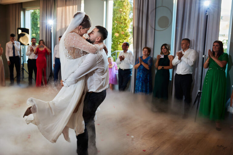 WAAACH5BAEAAAAALAAAAAABAAEAAAICRAEAOw==