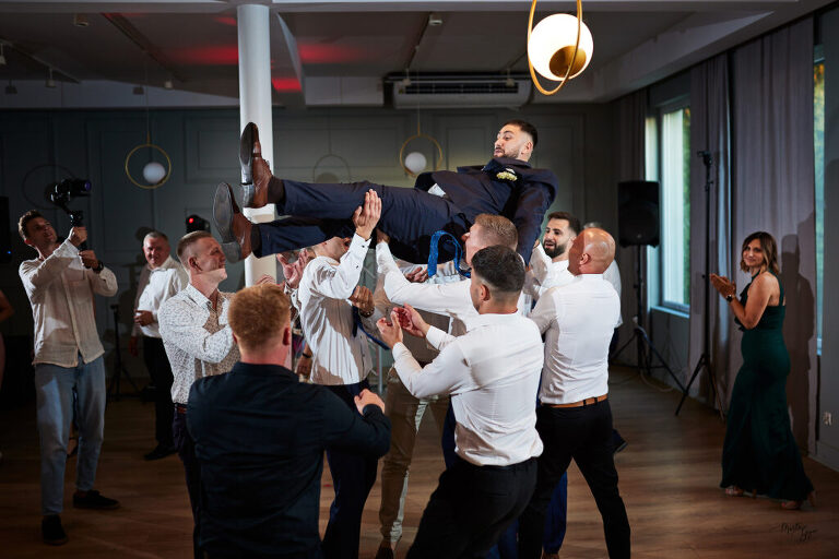 WAAACH5BAEAAAAALAAAAAABAAEAAAICRAEAOw==