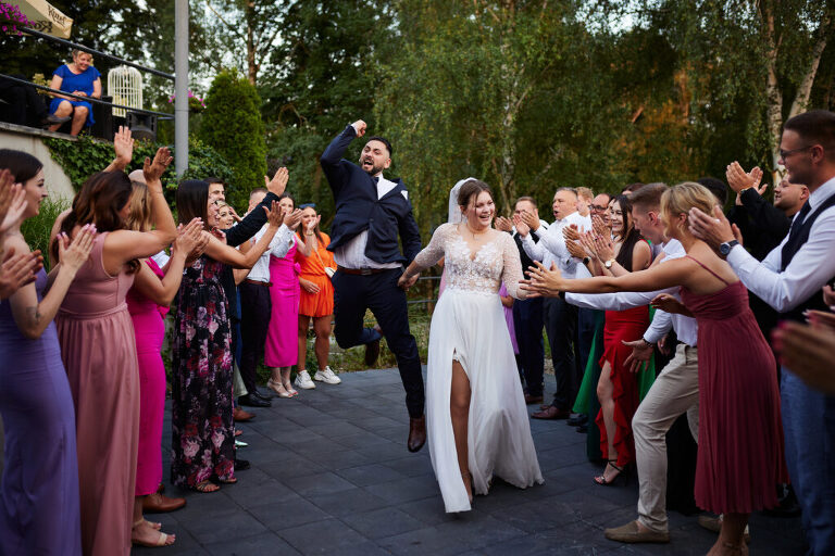 WAAACH5BAEAAAAALAAAAAABAAEAAAICRAEAOw==