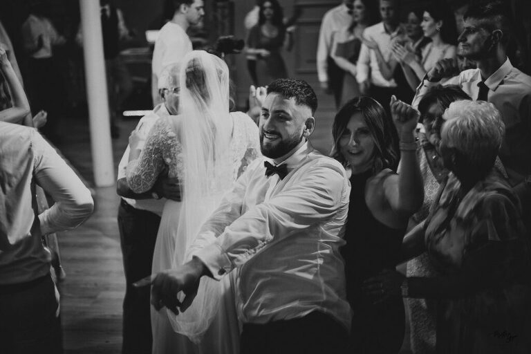 WAAACH5BAEAAAAALAAAAAABAAEAAAICRAEAOw==