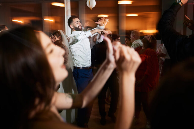 WAAACH5BAEAAAAALAAAAAABAAEAAAICRAEAOw==